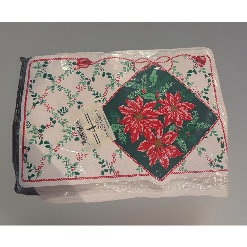 4 New Vintage Town & Country Vinyl Christmas Holiday Placemats Poinsetta 18x12
